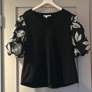 NWT Black and White Puff Sleeve Top